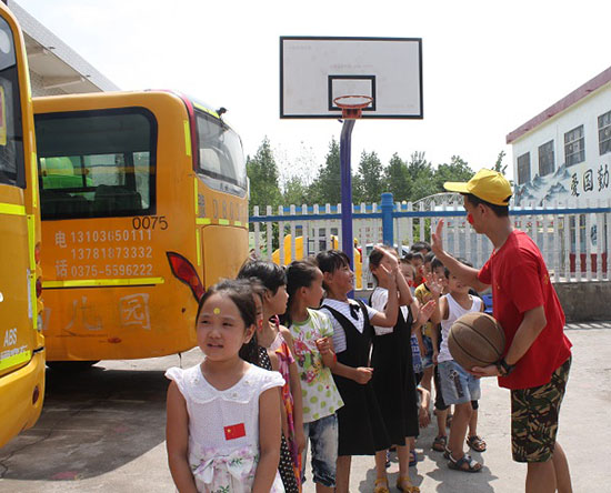 ���Ϲ��I(y��)��W(xu��)��(j��ng)��(j��)�Q(m��o)�׌W(xu��)Ժ����ϵ�P�h�������ж����������(hu��)��(sh��)�`�(du��)������ʡƽ�ɽ���P�hѦ���(zh��n)���Ӝϴ���ӢС�W(xu��)�_(k��i)չ֧�̻��(d��ng)���e�k��ӢС�W(xu��)��һ��Ȥζ�\(y��n)��(d��ng)��(hu��)��׌�W(xu��)���w��(hu��)�W��ƥ�˾������D��־Ը�߽o�W(xu��)���ĄŃ����͡�